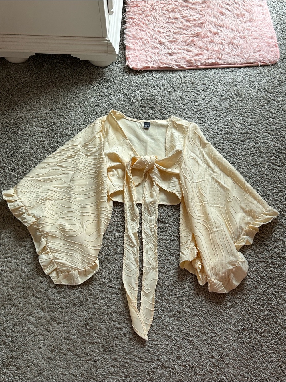 tie front flare sleeve crop top